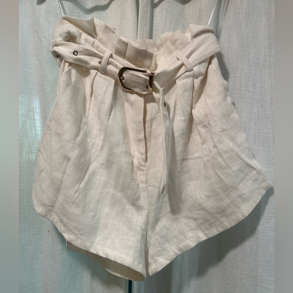 Belle Paperbag Shorts in Cream - Picture 2 of 5